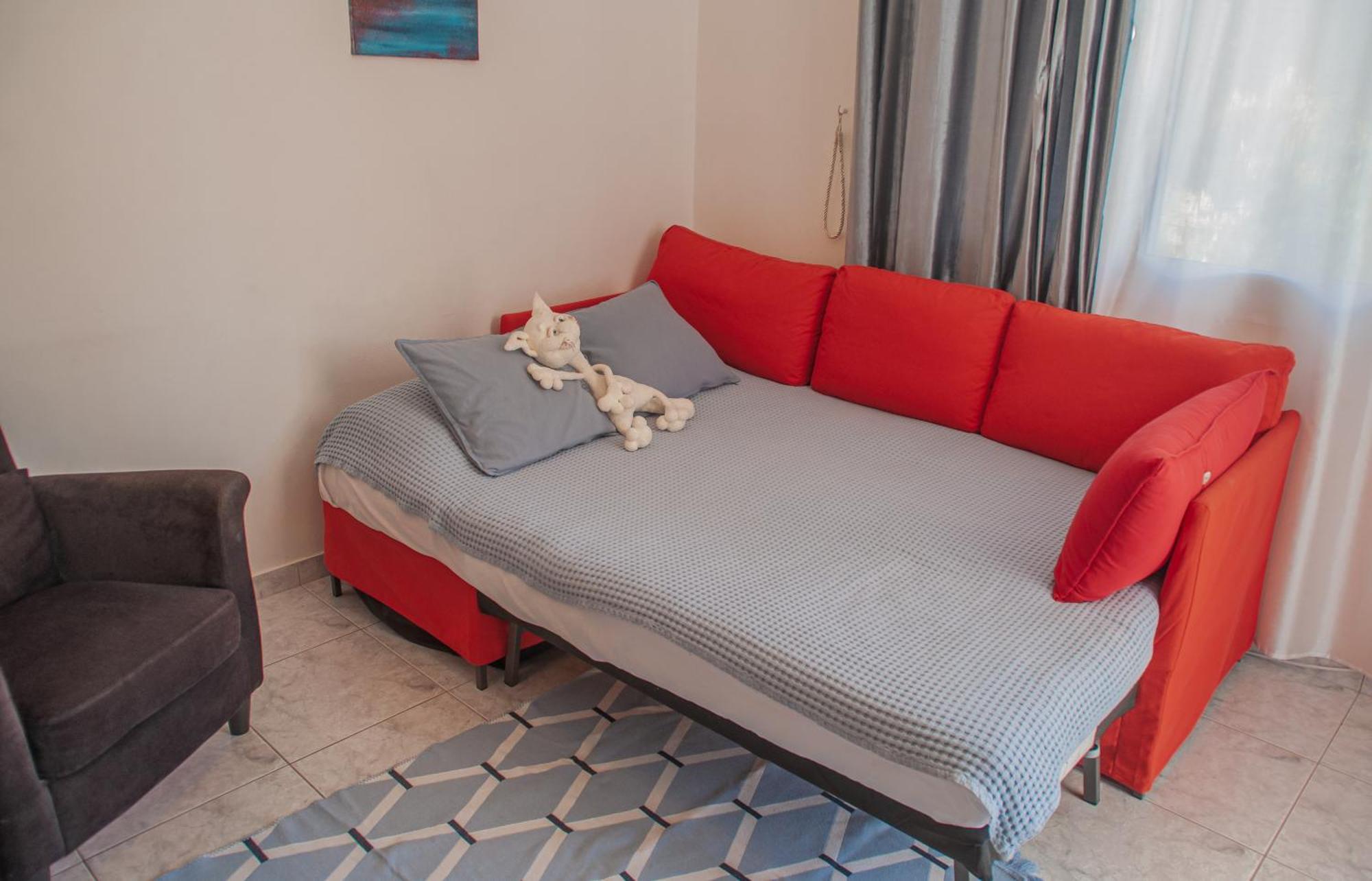 Cozy 1 Bedroom Apartment In Walking Distance To The Municipal Beach Paphos Bagian luar foto